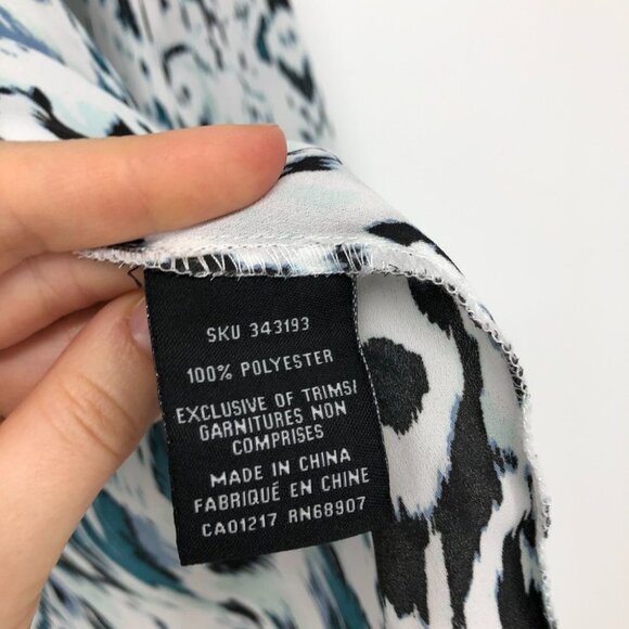 Le chateau blue white abstract print 3/4 sleeve blouse notch V neck - Picture 5 of 14